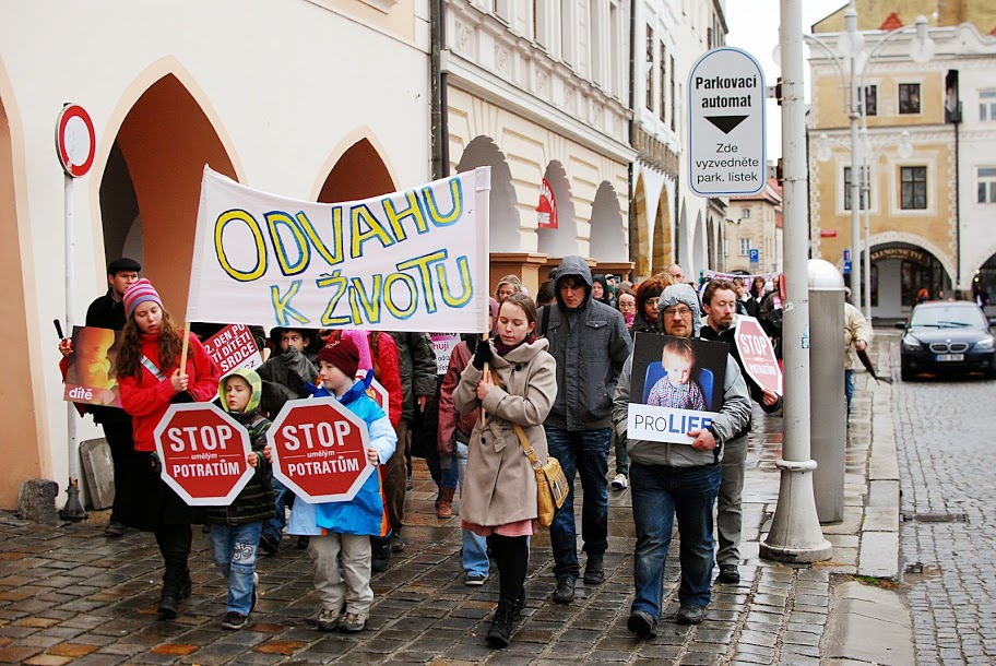 Pochod na náměstí P. O. II. (foto: Kateřina Kubíková)